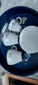 Lot tassen en ondertassen, Ophalen