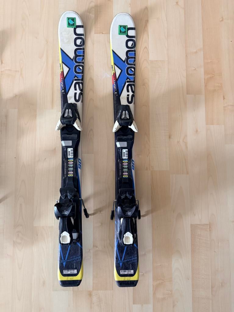 Ski pour enfant Salomon X-Race 90 cm - avec fixations, Sports & Fitness, Moins de 100 cm, Carving, Skis, Enlèvement