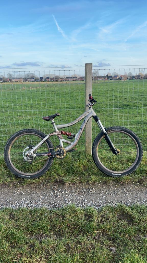 Specialized bighit 2009, Vélos & Vélomoteurs, Vélos | Vélos pliables, Autres marques, Vitesses, Comme neuf, Enlèvement