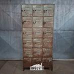 Lockerkast / vakkenkast / metalen kast met deurtjes, Huis en Inrichting, Ophalen of Verzenden, Gebruikt, Industrieel Brocante Landelijk