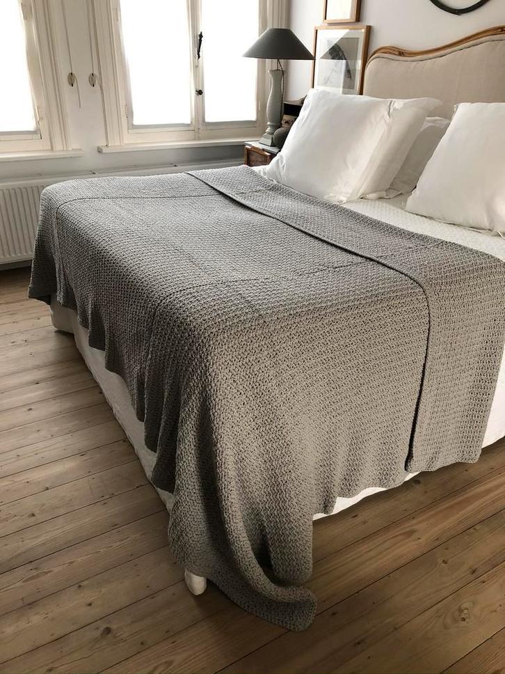 NIEUW HANDGEMAAKT DEKEN SPREI BIOKATOEN LICHTGRIJS BED ZOMER, Huis en Inrichting, Woonaccessoires | Plaids en Woondekens, Nieuw