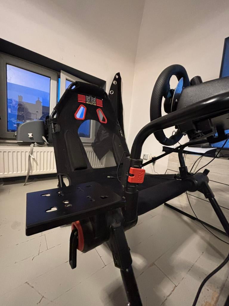 Volant logitech g29 avec pédalier et siège réglable, Consoles de jeu & Jeux vidéo, Enlèvement, Comme neuf