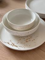 Witte borden met gouden accent, Ophalen of Verzenden, Zo goed als nieuw, Compleet servies