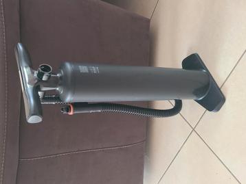 Pompe manuelle Decathlon Quechua Ultim Comfort 10 PSI, Enlèvement, Comme neuf