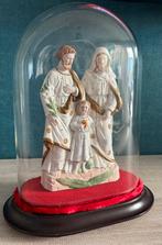 Heilige familie met glazen stolp, Ophalen of Verzenden