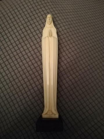 Mooie lot beelden en houtsnijwerk antiek  beschikbaar voor biedingen