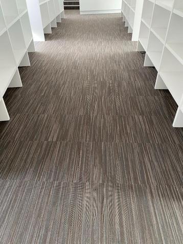Hoogwaardige Tapijttegels 50x50, Huis en Inrichting, Stoffering | Vloerbedekking, Ophalen, Gebruikt, Bruin, 75 m² of meer
