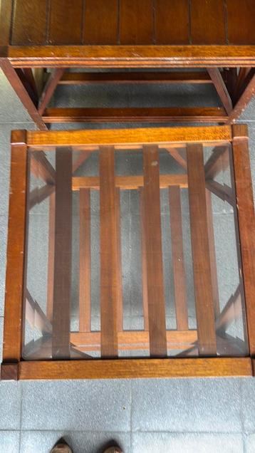 Bijzettafel en salontafel beschikbaar voor biedingen