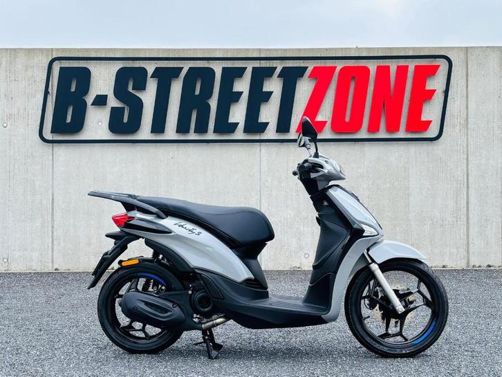 JOUW ZOMER, JOUW SCOOTER! PIAGGIO Liberty S 50, Fietsen en Brommers, Scooters | Piaggio, Nieuw, Ophalen