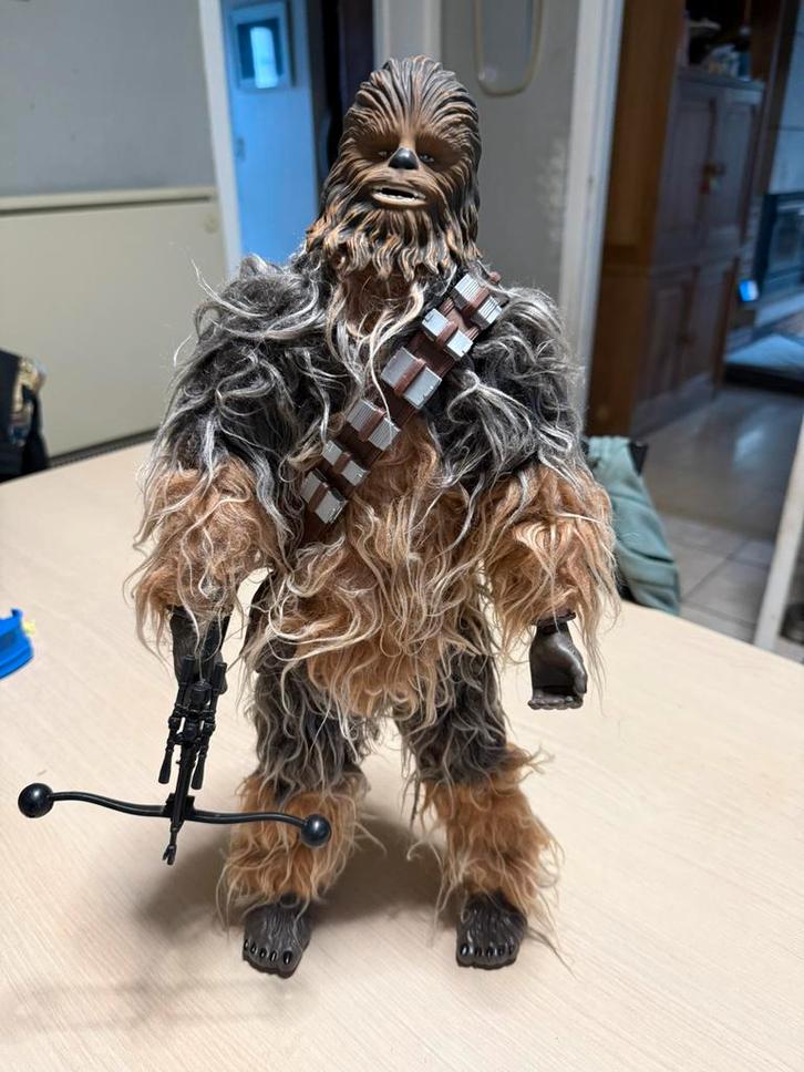Star Wars - The Force Awakens  Chewbacca Interactive figure, Collections, Statues & Figurines, Comme neuf, Enlèvement ou Envoi