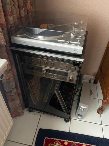 Philips platenspeler + kast + platen beschikbaar voor biedingen