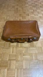 Vintage Harde Leren Koffer, Handtassen en Accessoires, Koffers, Nieuw, Leer, 35 tot 45 cm, Ophalen
