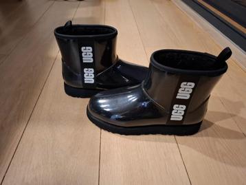 Bottes UGG (fourrées), UGG, Comme neuf, Enlèvement, Bottes hautes