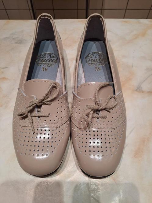 Beige zomerschoenen maat 39, Kleding | Dames, Schoenen, Nieuw, Pumps, Beige, Ophalen