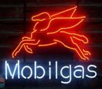 Mobilgas neon en veel andere USA garage mancave decor neons, Nieuw, Ophalen of Verzenden, Lichtbak of (neon) lamp