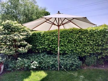 Tuinparasol beschikbaar voor biedingen
