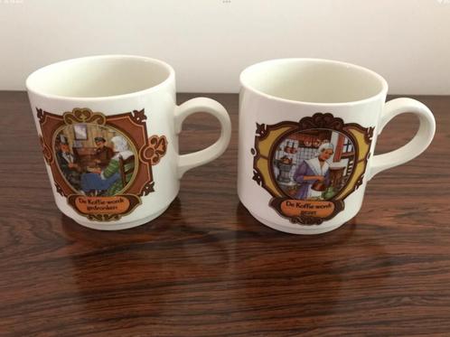 Villeroy & boch set mokken douwe Egberts de koffie wordt …, Antiek en Kunst, Antiek | Servies los, Ophalen of Verzenden