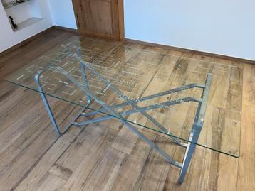 Table de bureau beschikbaar voor biedingen