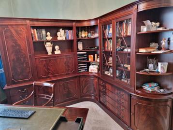 Antiek Bureau meubel, Bureautafel en bijpassende bureaustoel