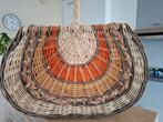 Prachtige mand van rieten en rotan, Huis en Inrichting, Woonaccessoires | Schalen en Manden, Ophalen, Zo goed als nieuw, Riet