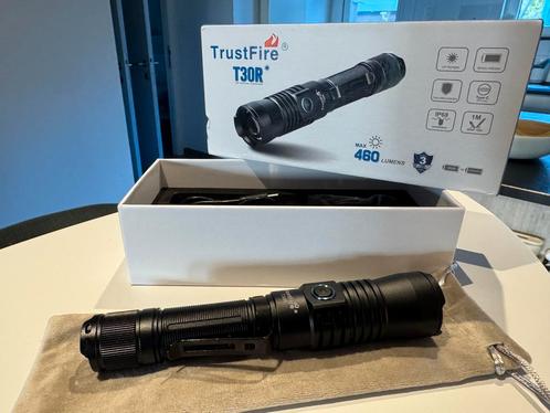 Trustfire T30R LEP zaklamp nieuw, Caravans en Kamperen, Zaklampen, Nieuw, Batterij, Ophalen of Verzenden