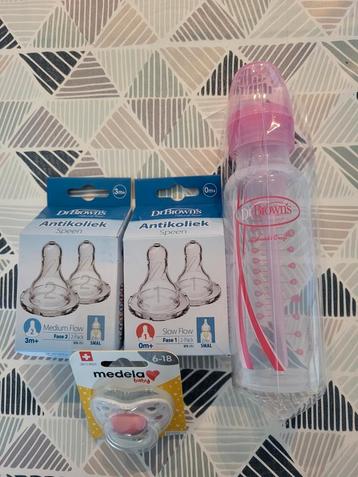 Pakketje fles+spenen+tut. beschikbaar voor biedingen