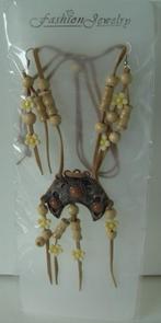 KETTING MET OORBELLEN HOUT & METAAL (2) NIEUW, Handtassen en Accessoires, Kettingen, Kunststof, Verstelbaar, Bruin, Nieuw