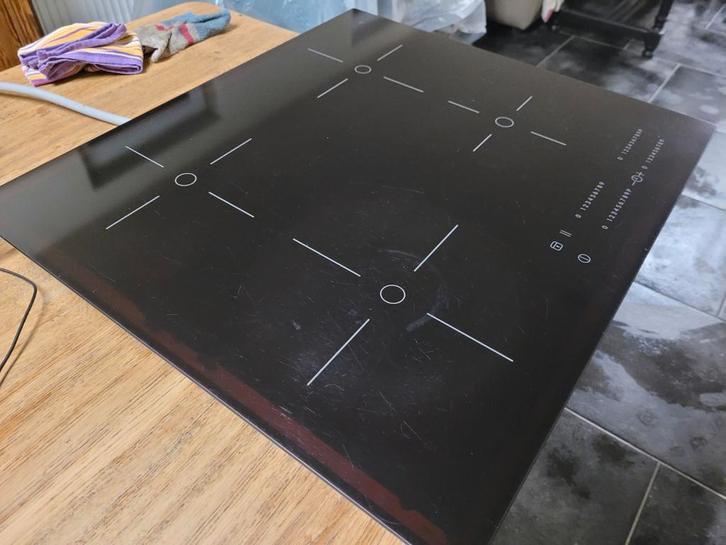 Taque cuisson induction /4 zones/2 boosters/peu utilisée, Electroménager, Tables de cuisson, 4 zones de cuisson, Enlèvement