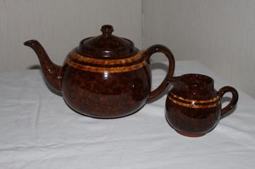 Théière et pot à lait vintage en faïence, Enlèvement ou Envoi, Poterie rustique, Comme neuf, Céramique