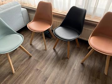 Stoelen beschikbaar voor biedingen