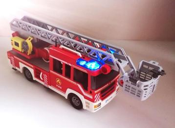 Playmobil brandweerwagen met sirene en zwaailichten  beschikbaar voor biedingen