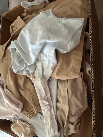Mooi lot baby girl mt 0-3 mnd te koop beschikbaar voor biedingen