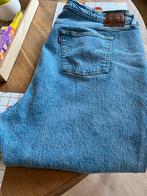 Jeans LEVIS, Kleding | Dames, Spijkerbroeken en Jeans, Ophalen of Verzenden, Zo goed als nieuw