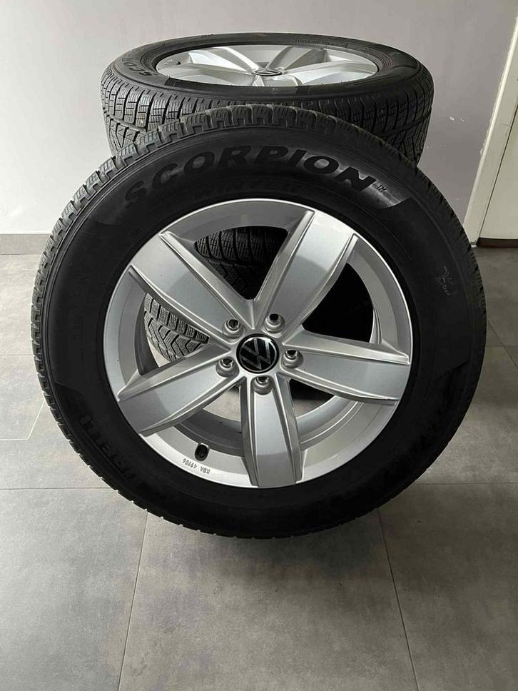 VW TIGUAN WINTERSET 215/65/R17 PIRELLI, Auto-onderdelen, Banden en Velgen, Banden en Velgen, Winterbanden, 17 inch, 215 mm, Personenwagen