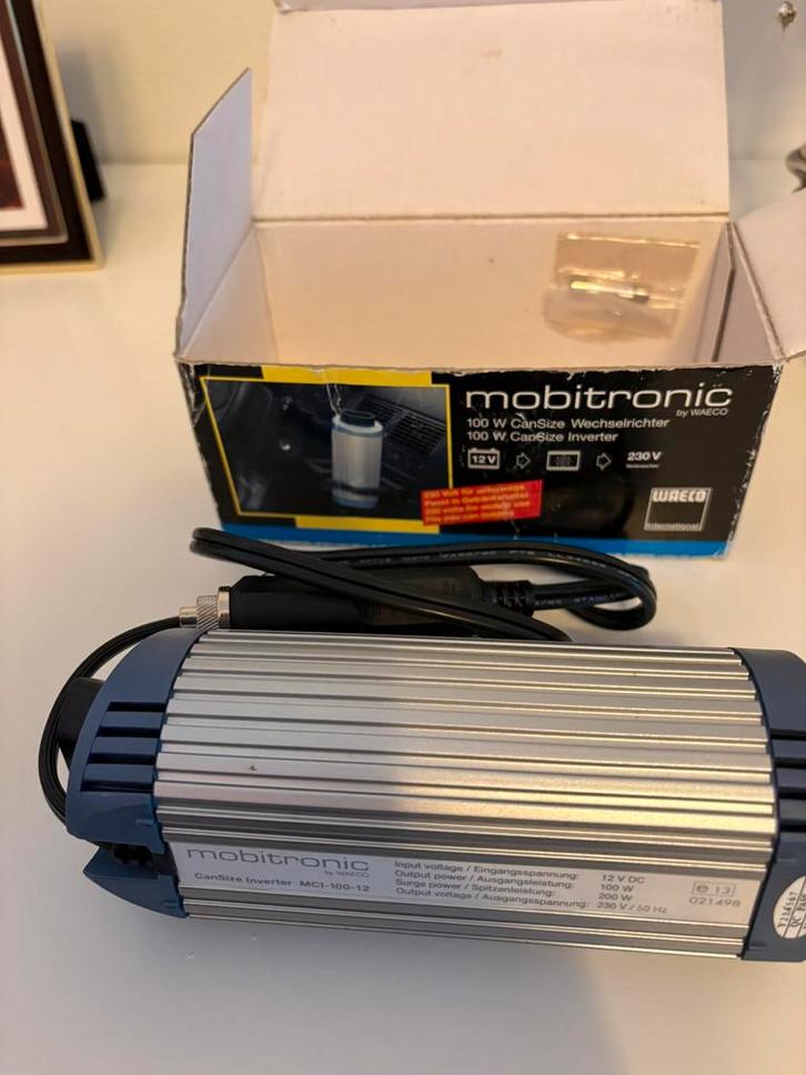 auto-omvormer (inverter) van het merk WAECO / Mobitronic., Caravans en Kamperen, Overige Caravans en Kamperen, Zo goed als nieuw