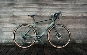 Triban rc grvl120 carbon voorvork 1j oud nieuwstaat maat S beschikbaar voor biedingen