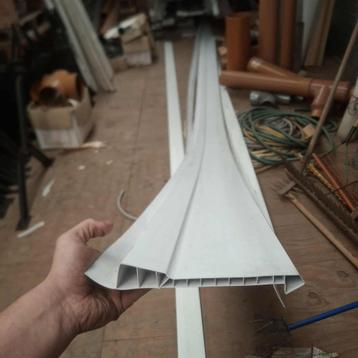 Kunststof afwerkplanken / boeiboordplanken beschikbaar voor biedingen