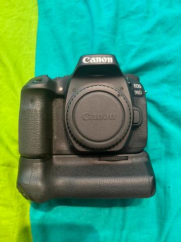 Canon EOS 90D + BG-E14 grip + 2 accu’s + oplader beschikbaar voor biedingen