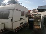 Kleine oude caravan staan die weg mag, Particulier, Hobby