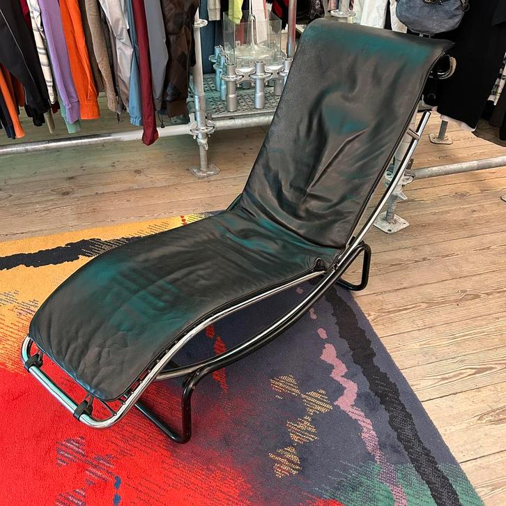 Design fauteuil replica le corbusier, Huis en Inrichting, Fauteuils, Gebruikt, Leer, Metaal, Ophalen
