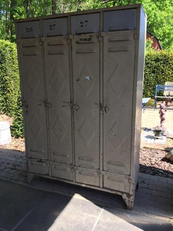 Authentieke oude Franse 4 - deurs locker / lockerkast beschikbaar voor biedingen