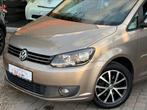 VOLKSWAGEN TOURAN HIGHLINE 1.6TDI 105PK |NAVI | CAMERA |, Auto's, Voorwielaandrijving, Euro 5, Monovolume, Zwart