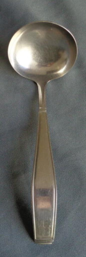 GERO ZILMETA 562 CARRE cuillère à sauce 16,6cm louche à sauc, Maison & Meubles, Cuisine | Couverts, Utilisé, Enlèvement ou Envoi