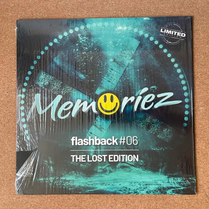 VA - Memoriez Flashback #06 - The Lost Edition (Blauw vinyl), CD & DVD, Vinyles | Dance & House, Comme neuf, Techno ou Trance