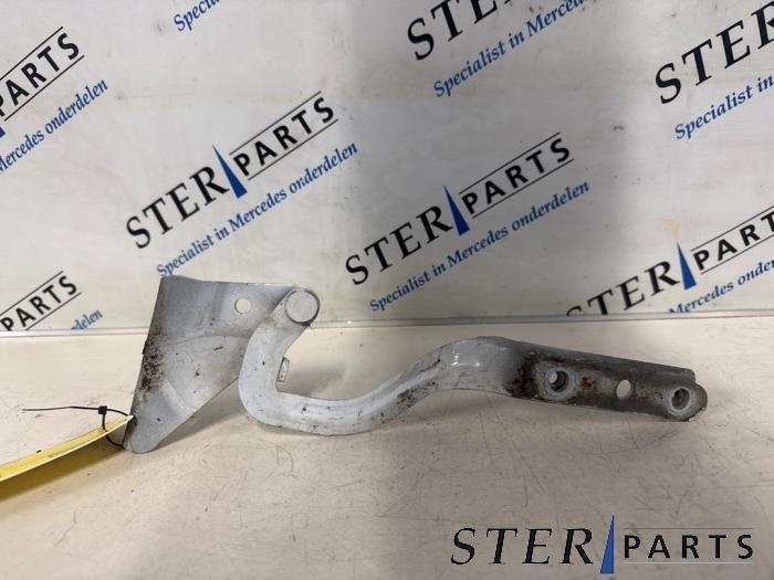 Charnière capot d'un Mercedes Vito, Autos : Pièces & Accessoires, Autres pièces automobiles, Mercedes-Benz, Utilisé, 3 mois de garantie