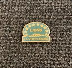 PIN - LIONS  - LA VUE D'ABORD - NAGER - ZWEMMEN, Verzamelen, Speldjes, Pins en Buttons, Verzenden, Gebruikt, Overige onderwerpen
