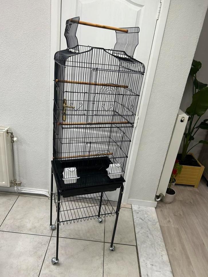 Vogelkooi met staander, Dieren en Toebehoren, Vogels | Hokken en Kooien, Zo goed als nieuw, Vogelkooi, Ophalen