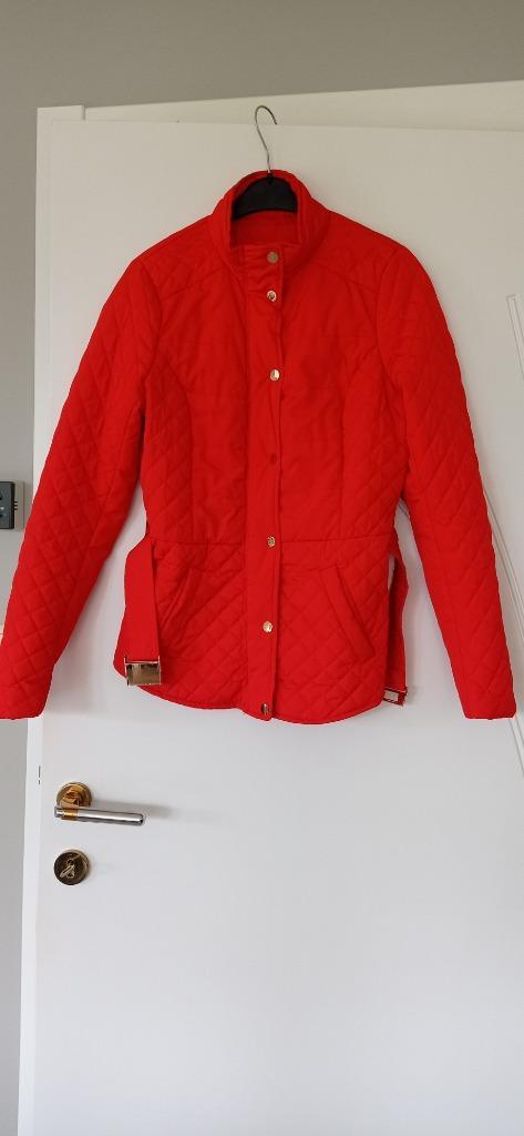 Mooi rood (tussen)jasje / licht gewatteerd / maat 36, Vêtements | Femmes, Vestes | Hiver, Comme neuf, Taille 36 (S), Rouge, Envoi