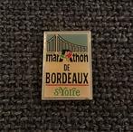 PIN - MARATHON DE BORDEAUX - AUCHAN - ST-YORRE, Sport, Utilisé, Envoi, Insigne ou Pin's