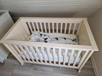babybed zonder matras beschikbaar voor biedingen
